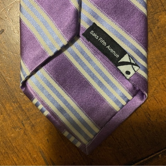 Saks Fifth Avenue lilac with blue and white diagonal stripes 100% silk necktie - Picture 4 of 5